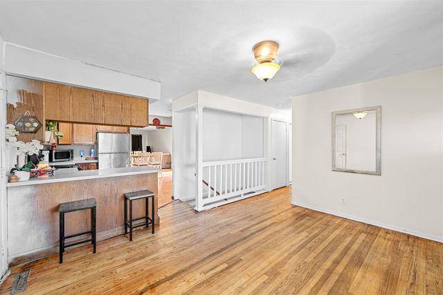 366 Maple Ave, Salina, KS 67401