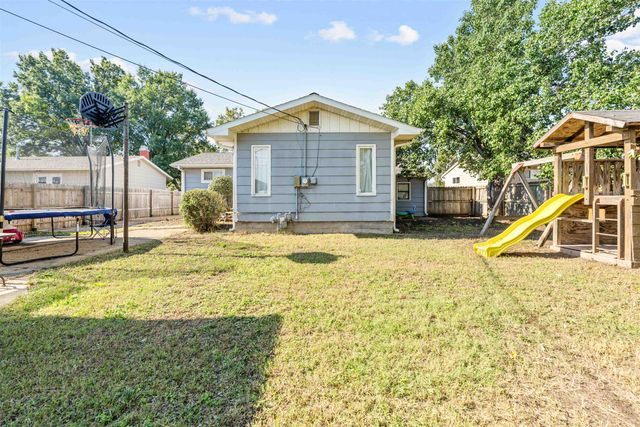 366 Maple Ave, Salina, KS 67401