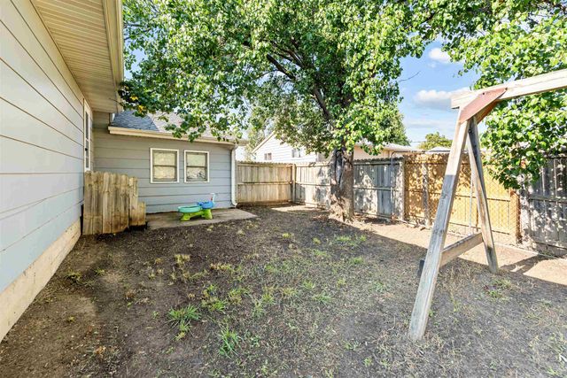 366 Maple Ave, Salina, KS 67401