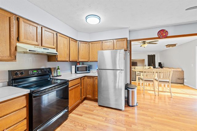 366 Maple Ave, Salina, KS 67401