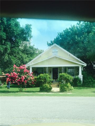 402 W Center Avenue, Springdale, AR 72764