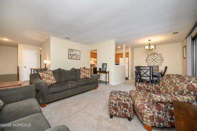 182 Edinburgh Court, Matawan, NJ 07747