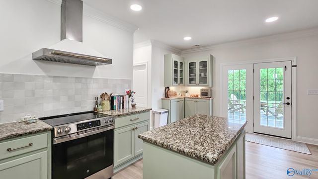 6609 Emmett Drive, Owens Cross Roads, AL 35763