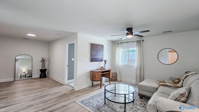 6609 Emmett Drive, Owens Cross Roads, AL 35763