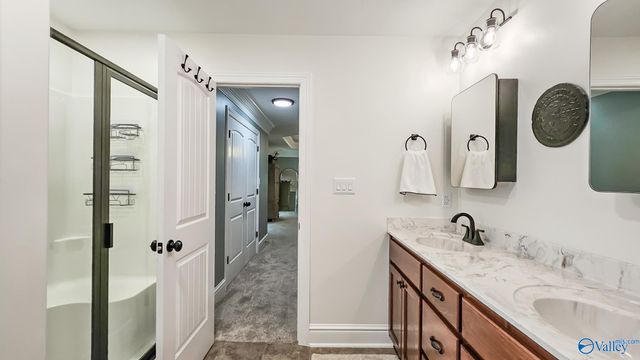 6609 Emmett Drive, Owens Cross Roads, AL 35763