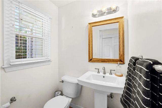 616 Lynn Shores DR, Virginia Beach, VA 23452