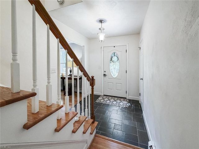 616 Lynn Shores DR, Virginia Beach, VA 23452