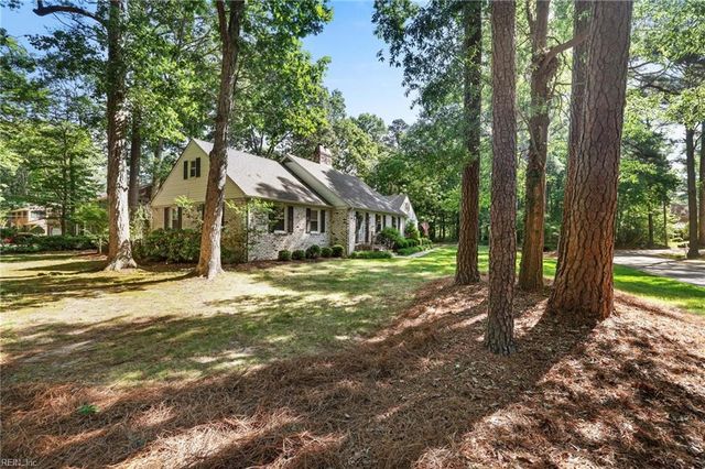 616 Lynn Shores DR, Virginia Beach, VA 23452