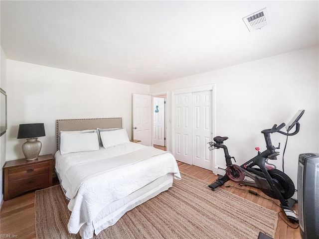 616 Lynn Shores DR, Virginia Beach, VA 23452