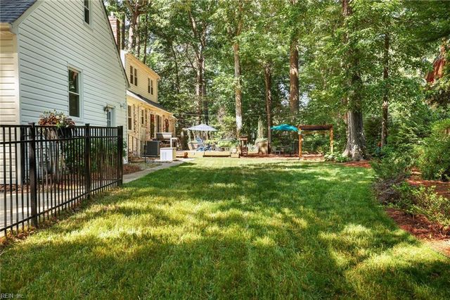 616 Lynn Shores DR, Virginia Beach, VA 23452