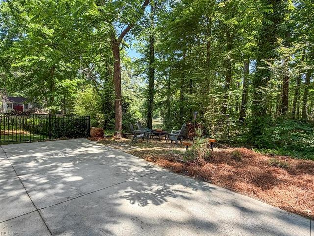 616 Lynn Shores DR, Virginia Beach, VA 23452