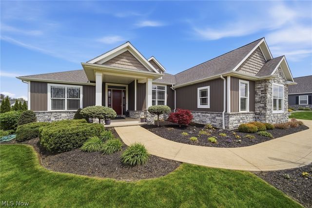 8872 Scotsbury Glen Street NW, Massillon, OH 44646