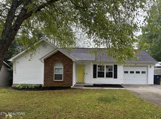 5910 Autumn Oaks Lane Lane, Knoxville, TN 37921
