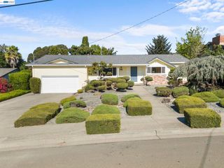 2526 Oakes Dr, Hayward, CA 94542