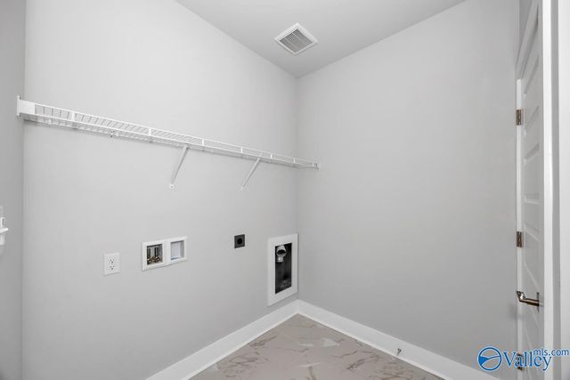 9522 Hampton Oak Drive SE, Owens Cross Roads, AL 35763