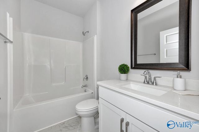 9522 Hampton Oak Drive SE, Owens Cross Roads, AL 35763