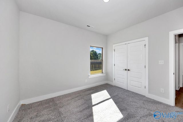 9522 Hampton Oak Drive SE, Owens Cross Roads, AL 35763