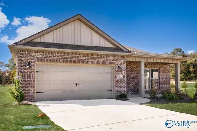 9522 Hampton Oak Drive SE, Owens Cross Roads, AL 35763