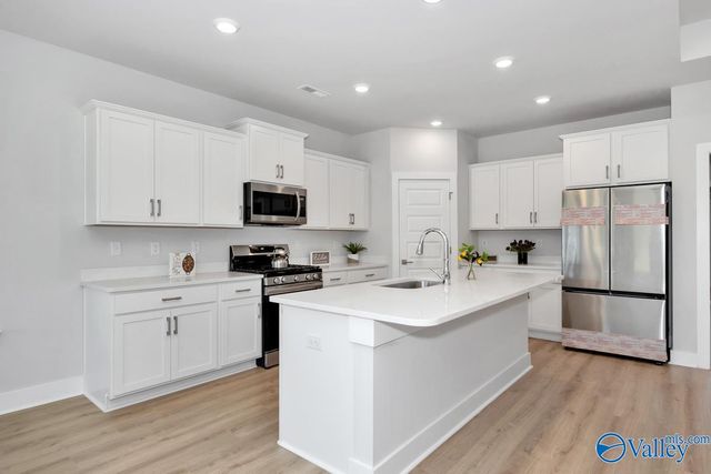 9522 Hampton Oak Drive SE, Owens Cross Roads, AL 35763