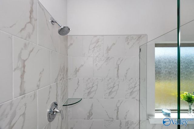 9522 Hampton Oak Drive SE, Owens Cross Roads, AL 35763