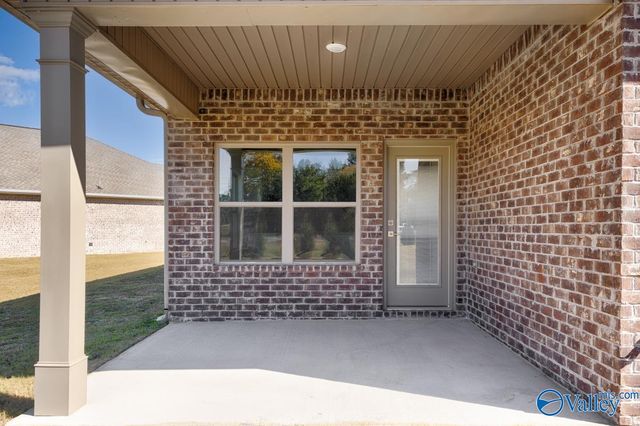 9522 Hampton Oak Drive SE, Owens Cross Roads, AL 35763