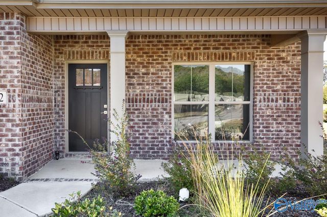 9522 Hampton Oak Drive SE, Owens Cross Roads, AL 35763