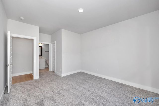 9522 Hampton Oak Drive SE, Owens Cross Roads, AL 35763