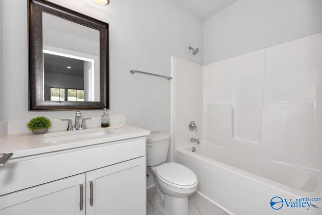 9522 Hampton Oak Drive SE, Owens Cross Roads, AL 35763