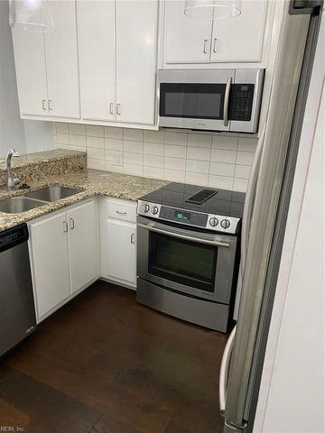 696 Mowbray Arch Apt 540, Norfolk, VA 23507