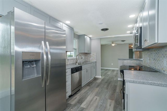 130 CRESTVIEW DRIVE, Englewood, FL 34223