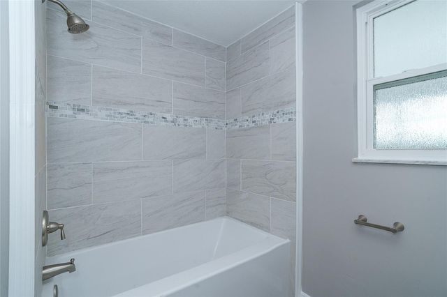 130 CRESTVIEW DRIVE, Englewood, FL 34223