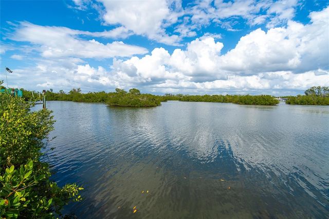 130 CRESTVIEW DRIVE, Englewood, FL 34223