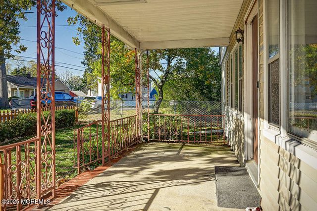 108 W Concourse, Keyport, NJ 07735