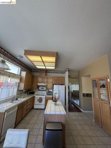 2257 Southwood Dr, Pittsburg, CA 94565