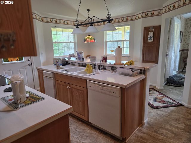 1909 W DUKE Rd, Sutherlin, OR 97479