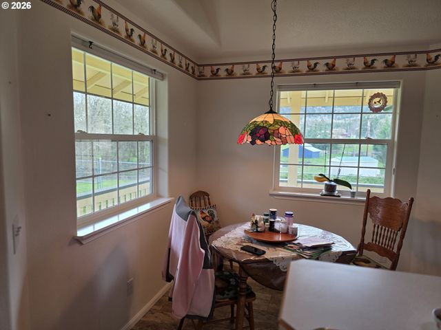 1909 W DUKE Rd, Sutherlin, OR 97479