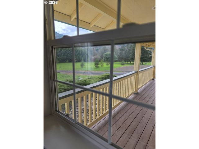 1909 W DUKE Rd, Sutherlin, OR 97479