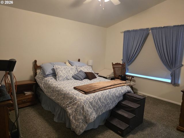 1909 W DUKE Rd, Sutherlin, OR 97479