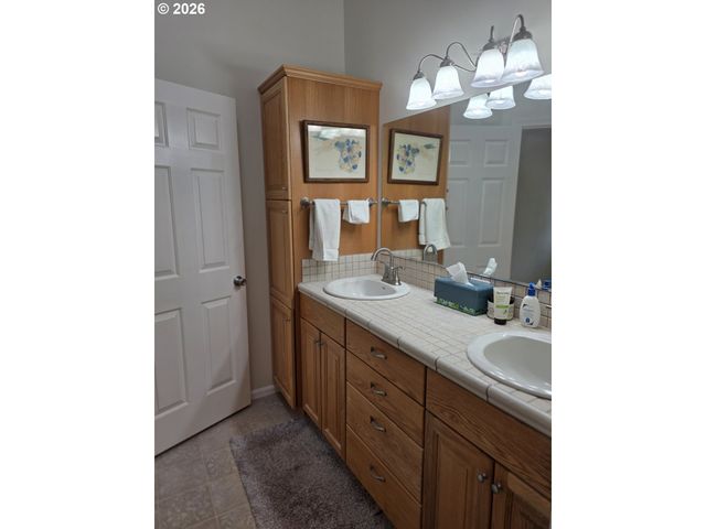 1909 W DUKE Rd, Sutherlin, OR 97479