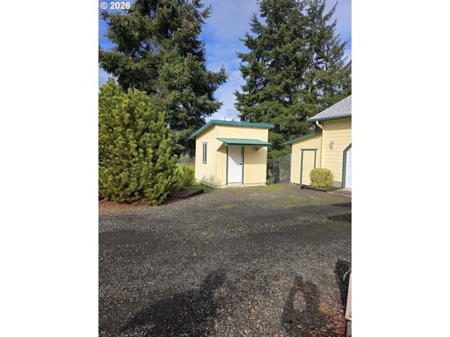 1909 W DUKE Rd, Sutherlin, OR 97479