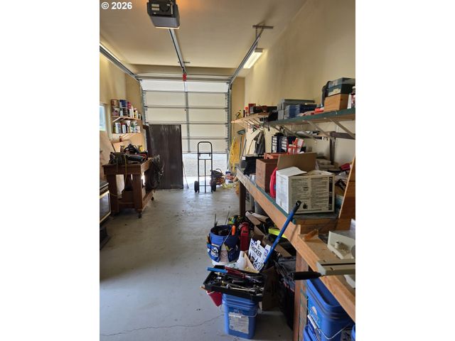 1909 W DUKE Rd, Sutherlin, OR 97479