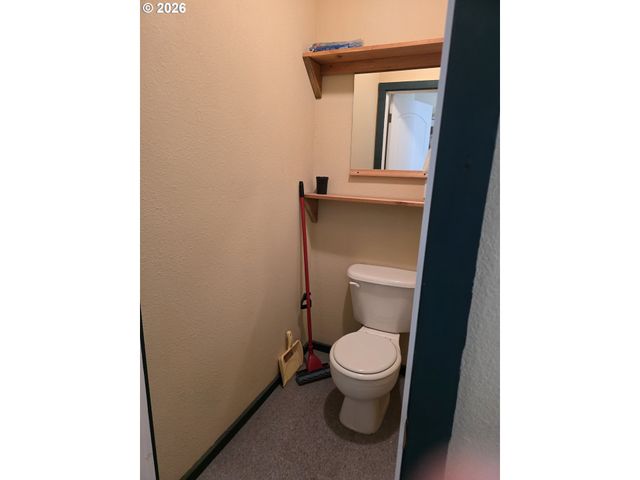 1909 W DUKE Rd, Sutherlin, OR 97479