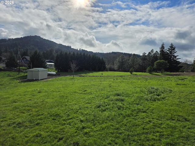 1909 W DUKE Rd, Sutherlin, OR 97479