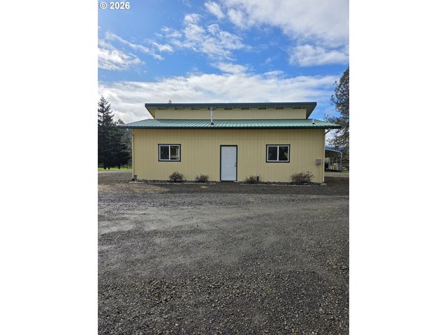 1909 W DUKE Rd, Sutherlin, OR 97479