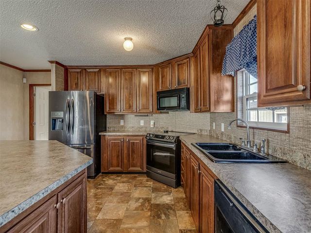 10055 351st St, Blanchard, OK 73010