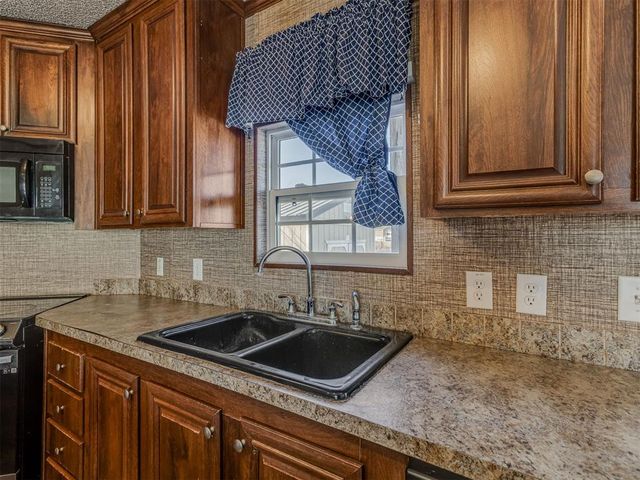 10055 351st St, Blanchard, OK 73010