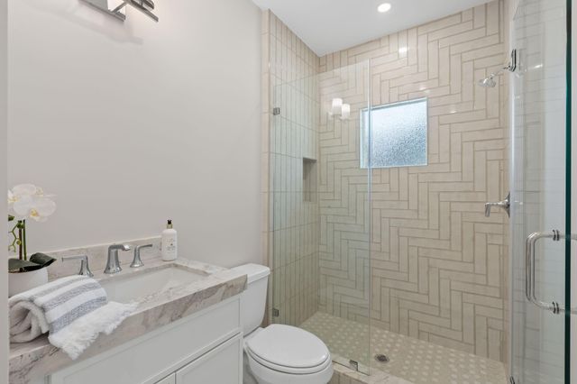 1011 W Cottage Street, Houston, TX 77009