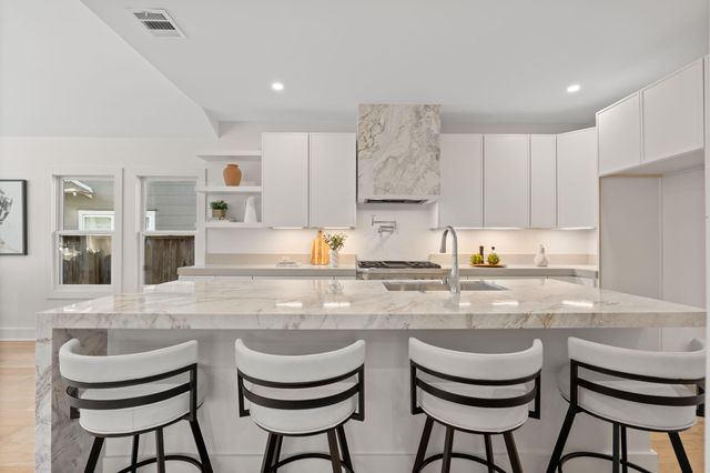 1011 W Cottage Street, Houston, TX 77009