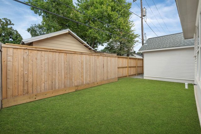 1011 W Cottage Street, Houston, TX 77009