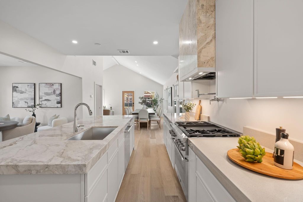 1011 W Cottage Street, Houston, TX 77009